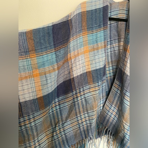 SERRA BLUE AND GOLD TONES OSFA PONCHO WITH FINGE - Picture 5 of 5